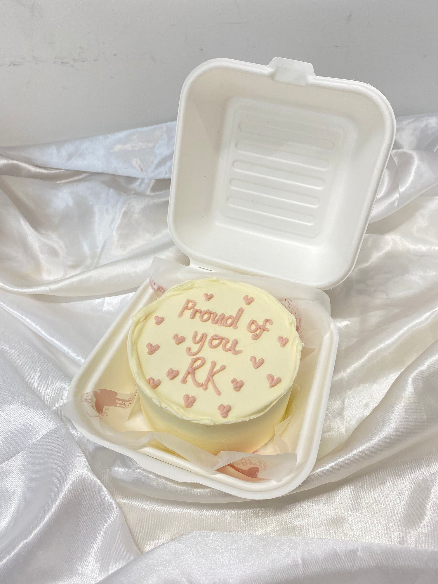 Bento Cake (Love Hearts)