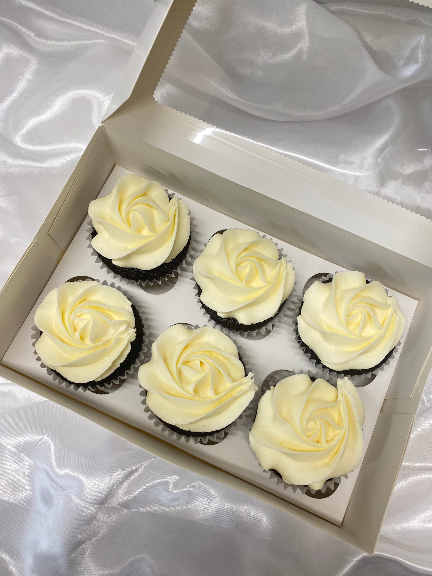 Classic Rose Cupcakes